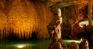 Música Antigua dentro de una gruta