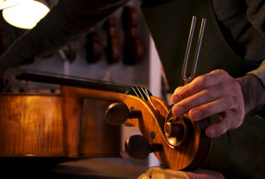 El taller de un Luthier, donde nace la música