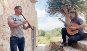 La flauta medieval japonesa shakuhachi y el laúd español