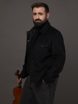 Entrevista a Daniel Pinteño, violinista barroco: “nombres como los de Castel, Literes, Torres o Nebra deberían ser de dominio público, como lo son Goya, Velázquez, Cervantes o Unamuno”